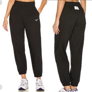 NSW Icon Clash Woven Pant in Black NIKE Label Streetwear Size XS Swoosh Women’s